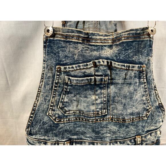 TTraffic Jeans Wear Women’s Distressed Short Bib Overalls Size 11 Cotton Blend - Picture 4 of 9
